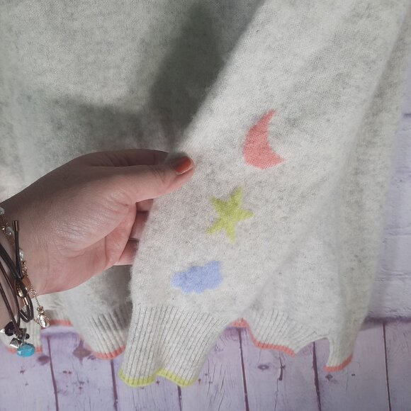 InCashmere Crew Neck Sunday Print 100% Cashmere Crew Neck - Picture 9 of 11